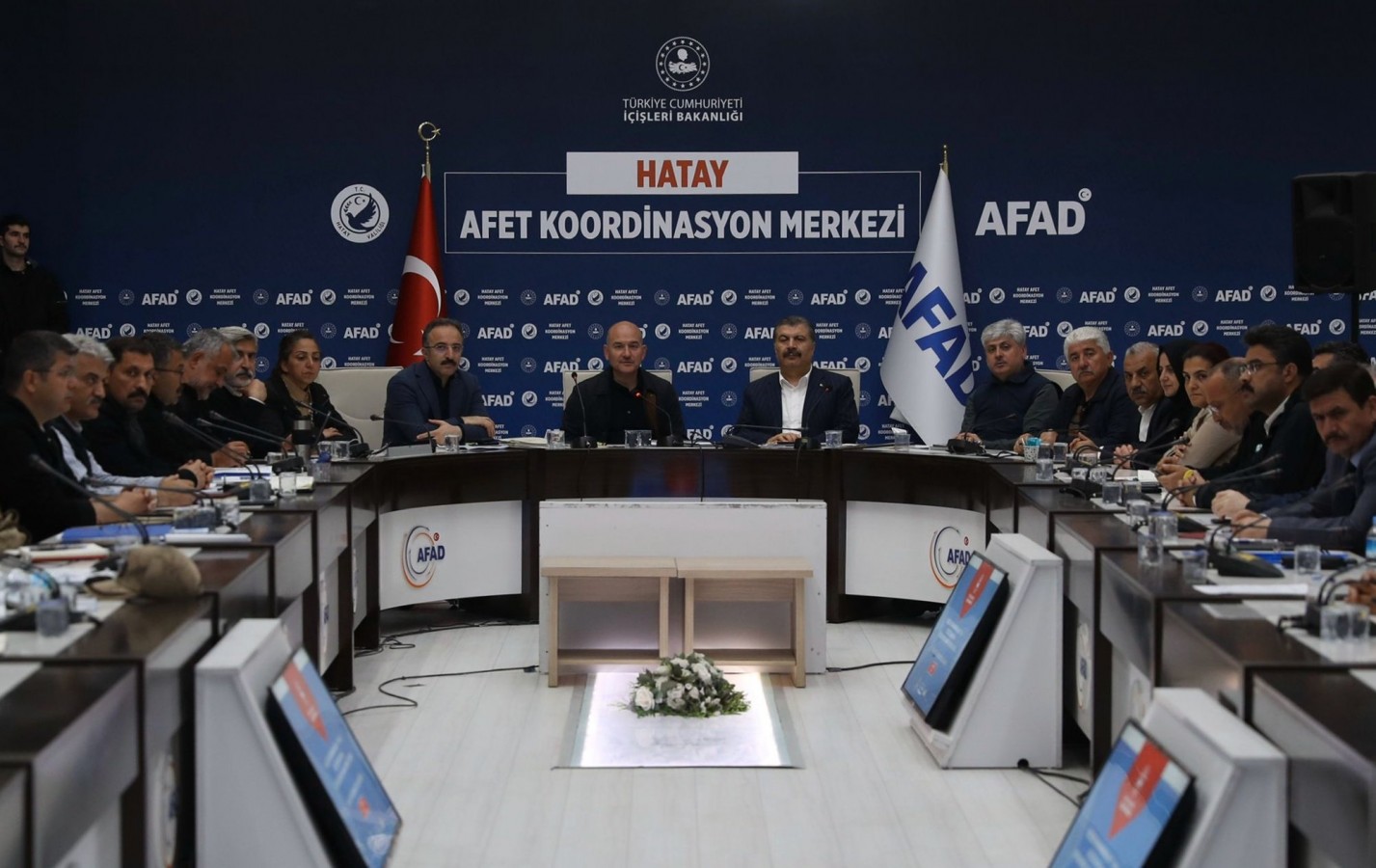 Yurt dışı eğitimden dönen 100 kaymakam deprem bölgesine görevlendirildi