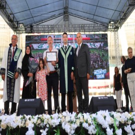 “Bu ülkenin en büyük gücü sizin çalışkanlığınızdır”