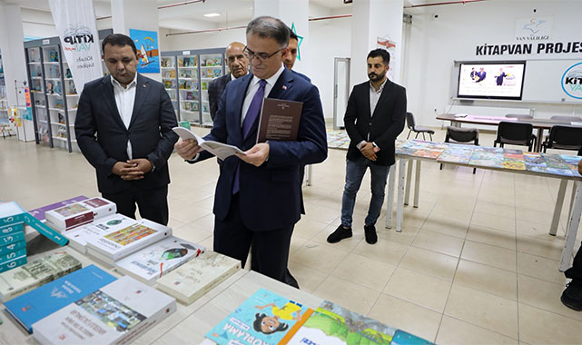 Van'da her çocuk kitaplara erişebiliyor: ''PTT kanalıyla evlerine kadar kitapları ulaştırıyoruz'';