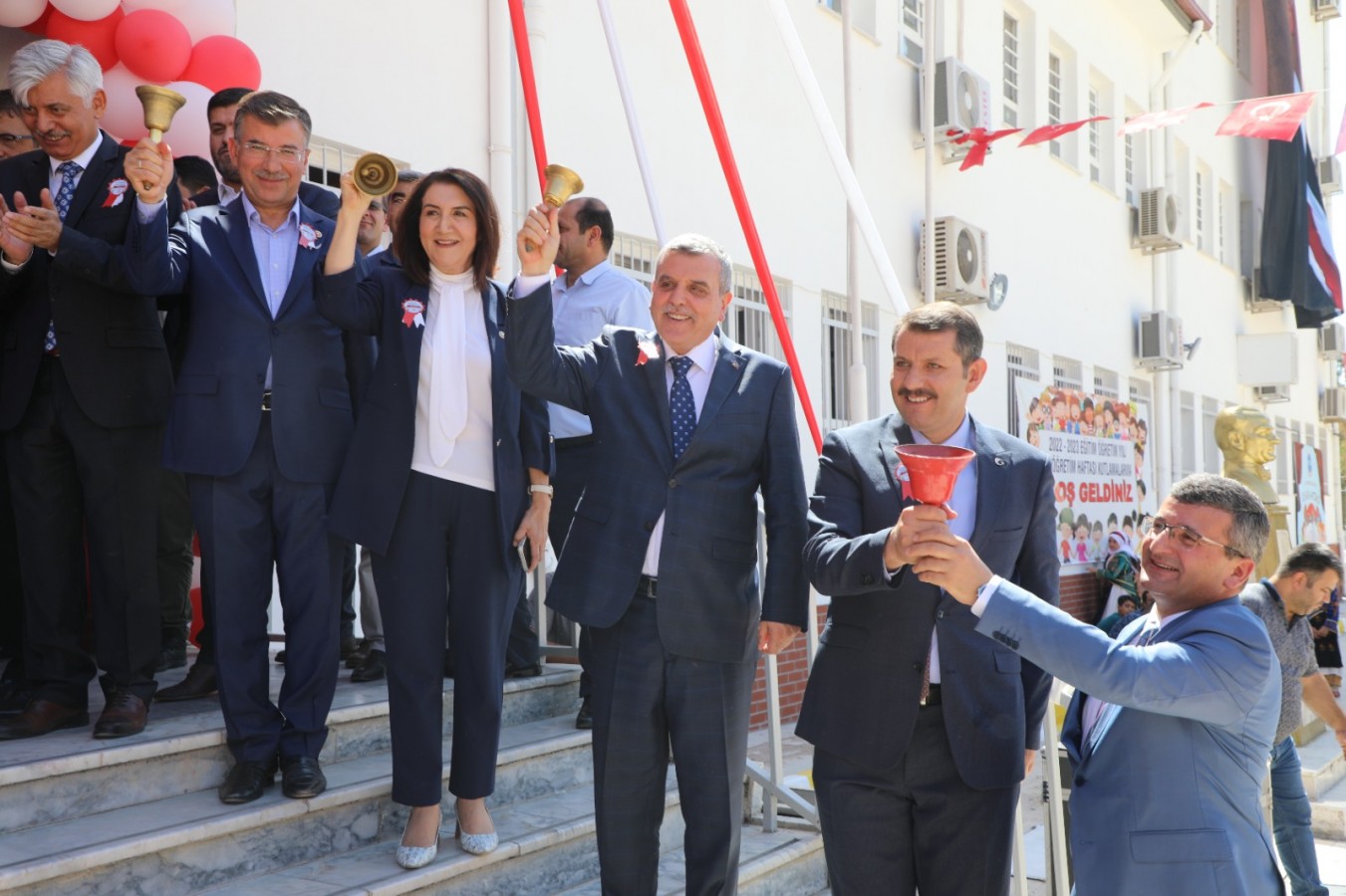 Yeni eğitim yılının ilk ders zili çaldı