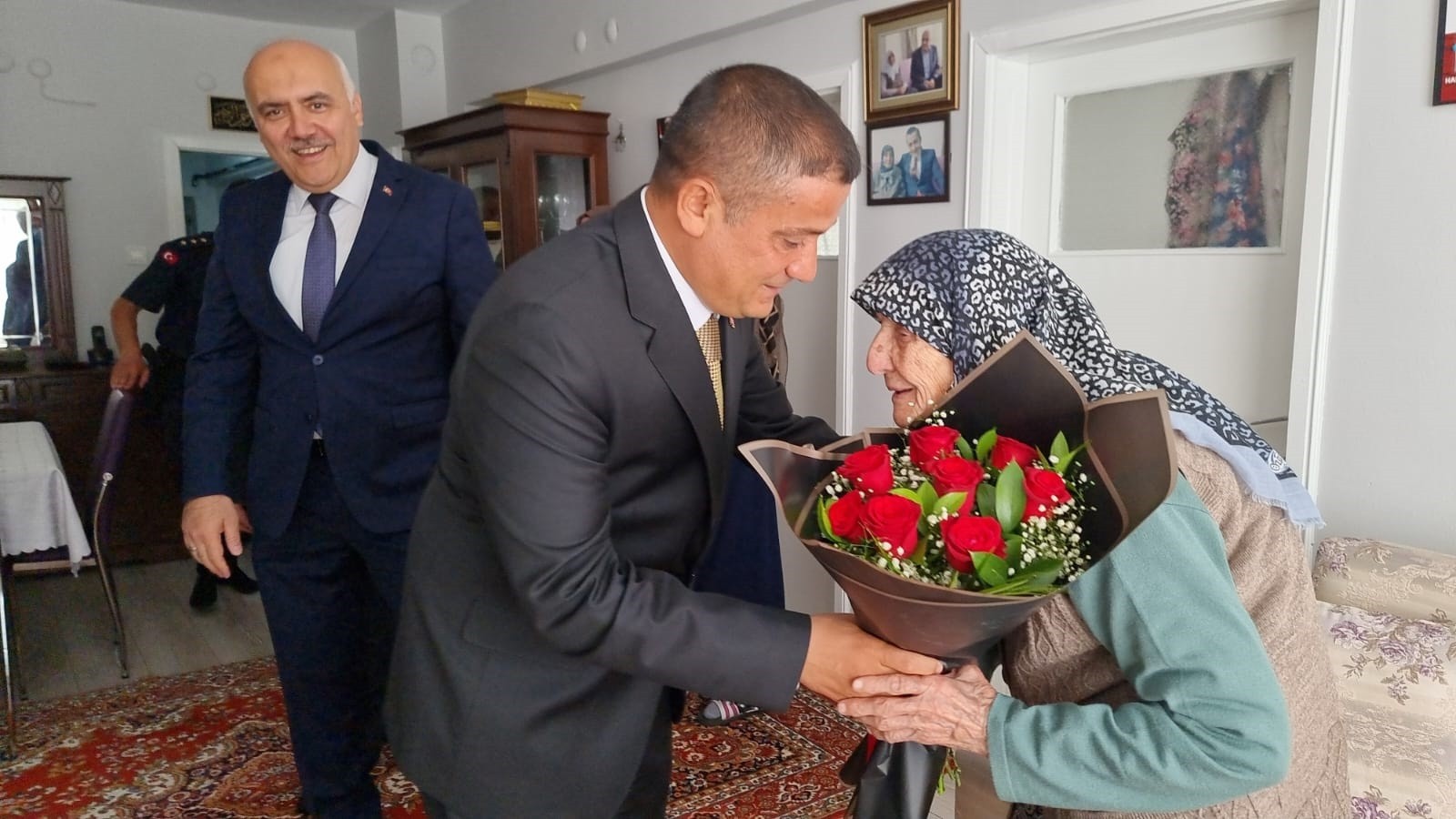 “Şehit aileleri başımızın tacı”;