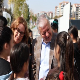 “Kız çocuklarının güler yüzü, bu ülkenin geleceğini aydınlatan en güçlü meşaledir”