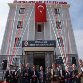 "Hayatın her alanında çocuklarımıza örnek olmalıyız"