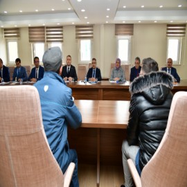 Halk Günü'nde vatandaşların sorunlarını dinledi