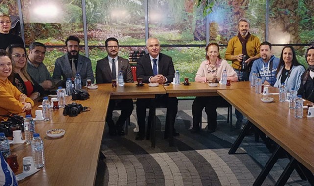 Kaymakam Kılıç'tan Fotoğrafçılık Eğitimi Kursu'na ziyaret: Teknoloji ve sanat bir arada!