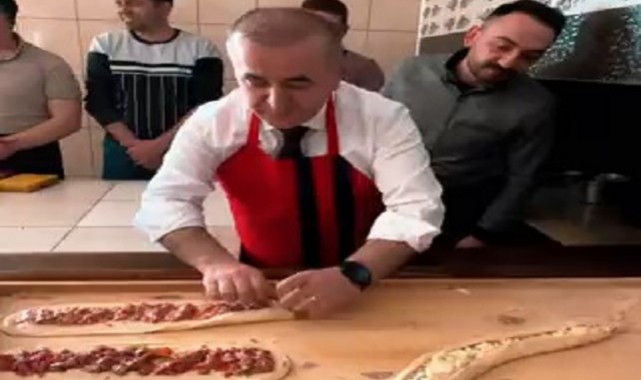 Vali Hatipoğlu, Çamlıbel pidesi yaptı