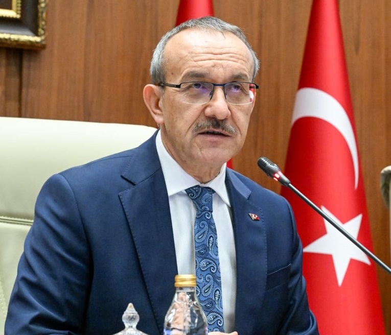 “Gençlerimizin elinden sımsıkı tutalım”