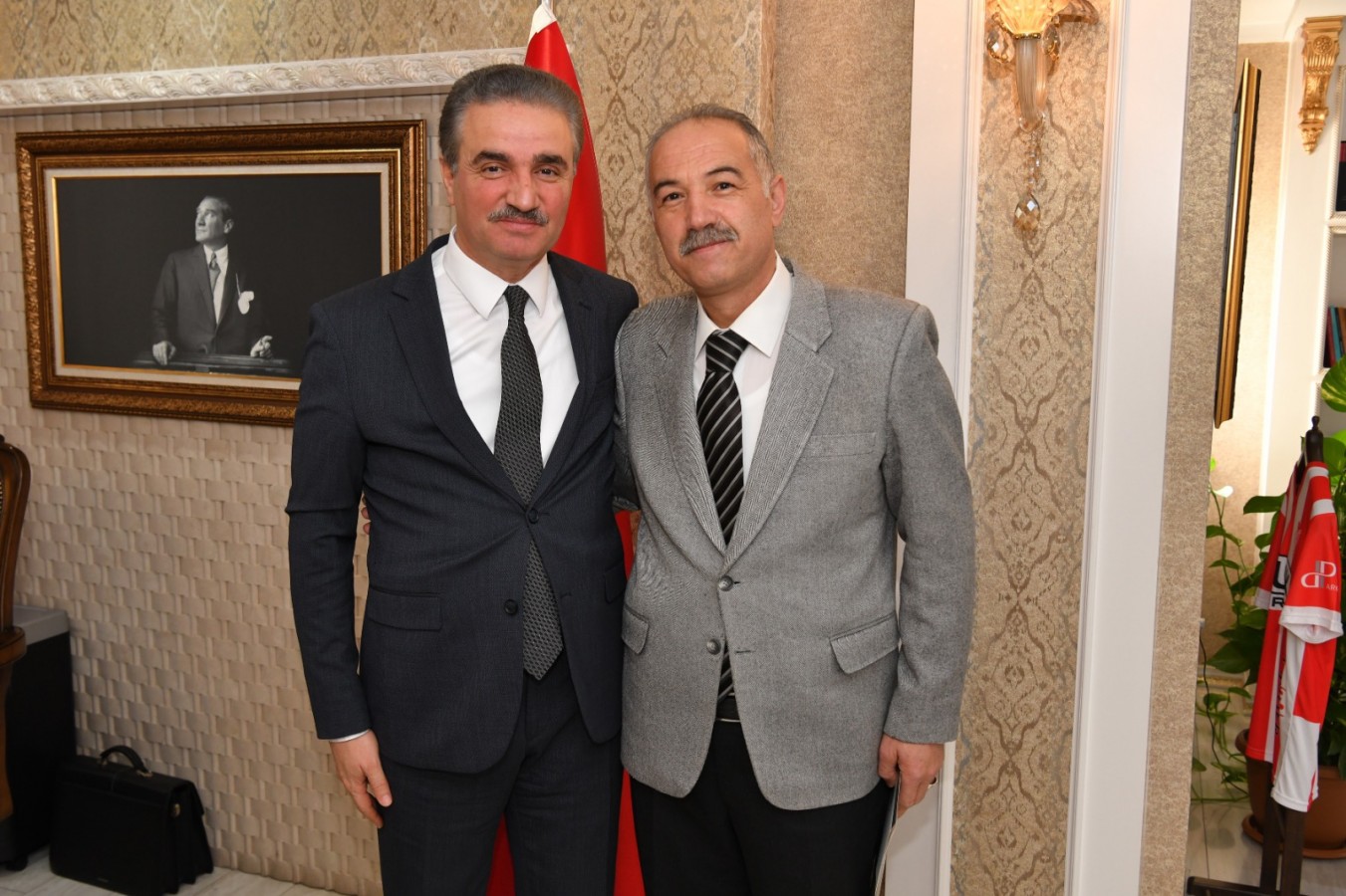 20 yıldır valilerin makam şoförüydü;