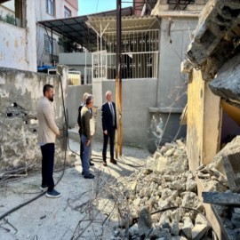 Kaymakam Önder kontrollü elle yıkım çalışmalarını denetledi