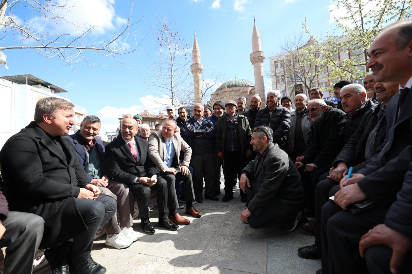“Meydan boş mu kalsın, sayın valim”;