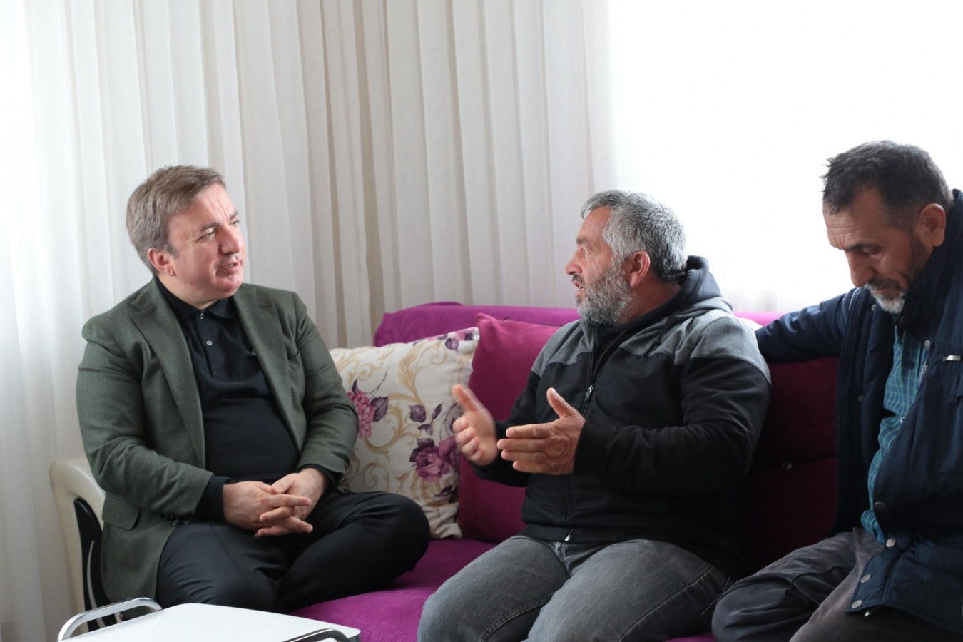 Şehidin baba ocağına bayram ziyareti