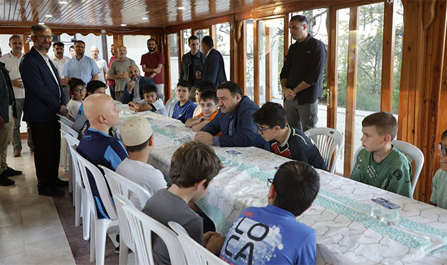 ''Hem pozitif hem manevi ilimlerde kendimizi geliştirmeliyiz'';