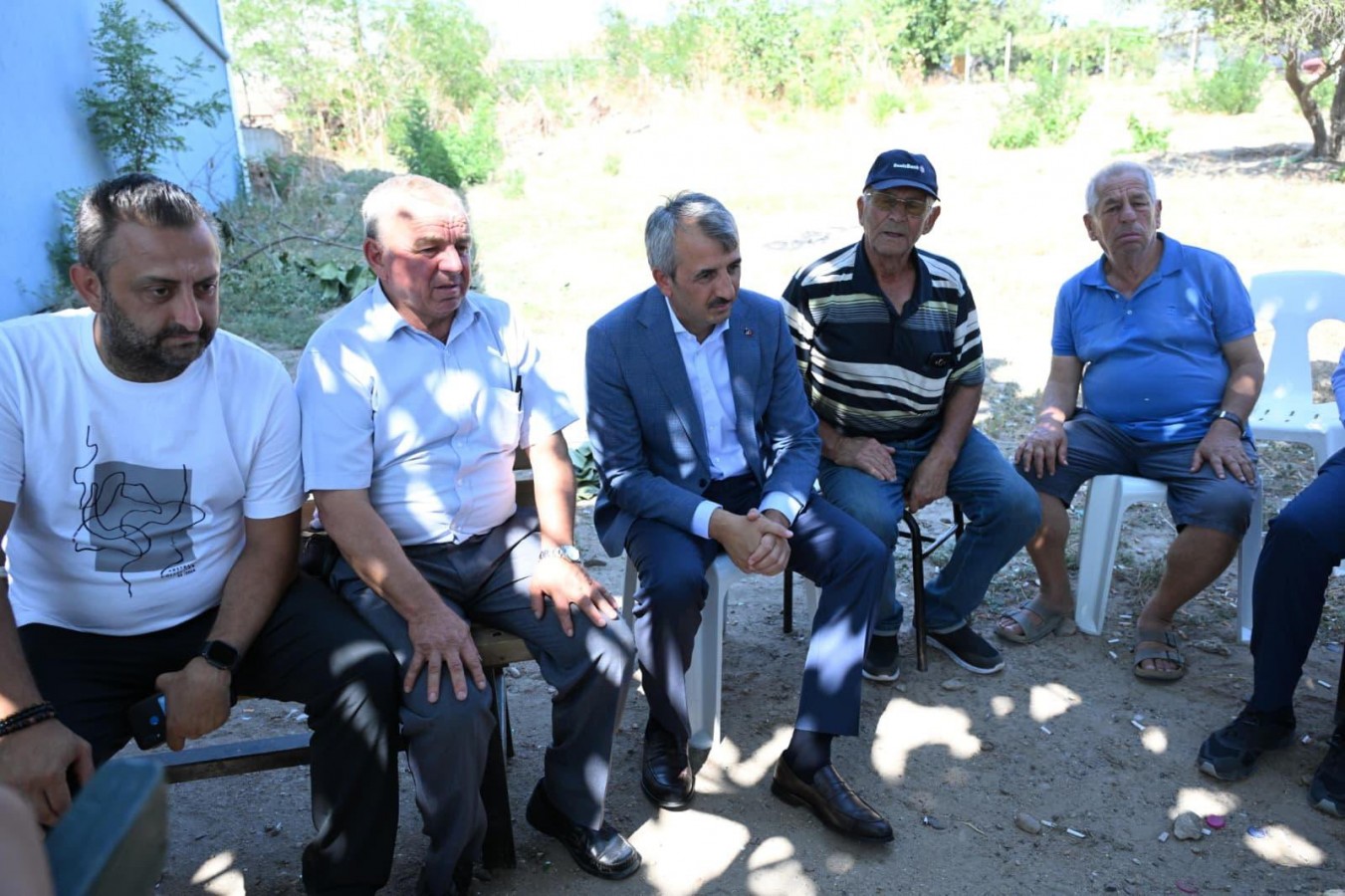 Edirne Valisi, yangında evleri yanan vatandaşları yalnız bırakmadı;