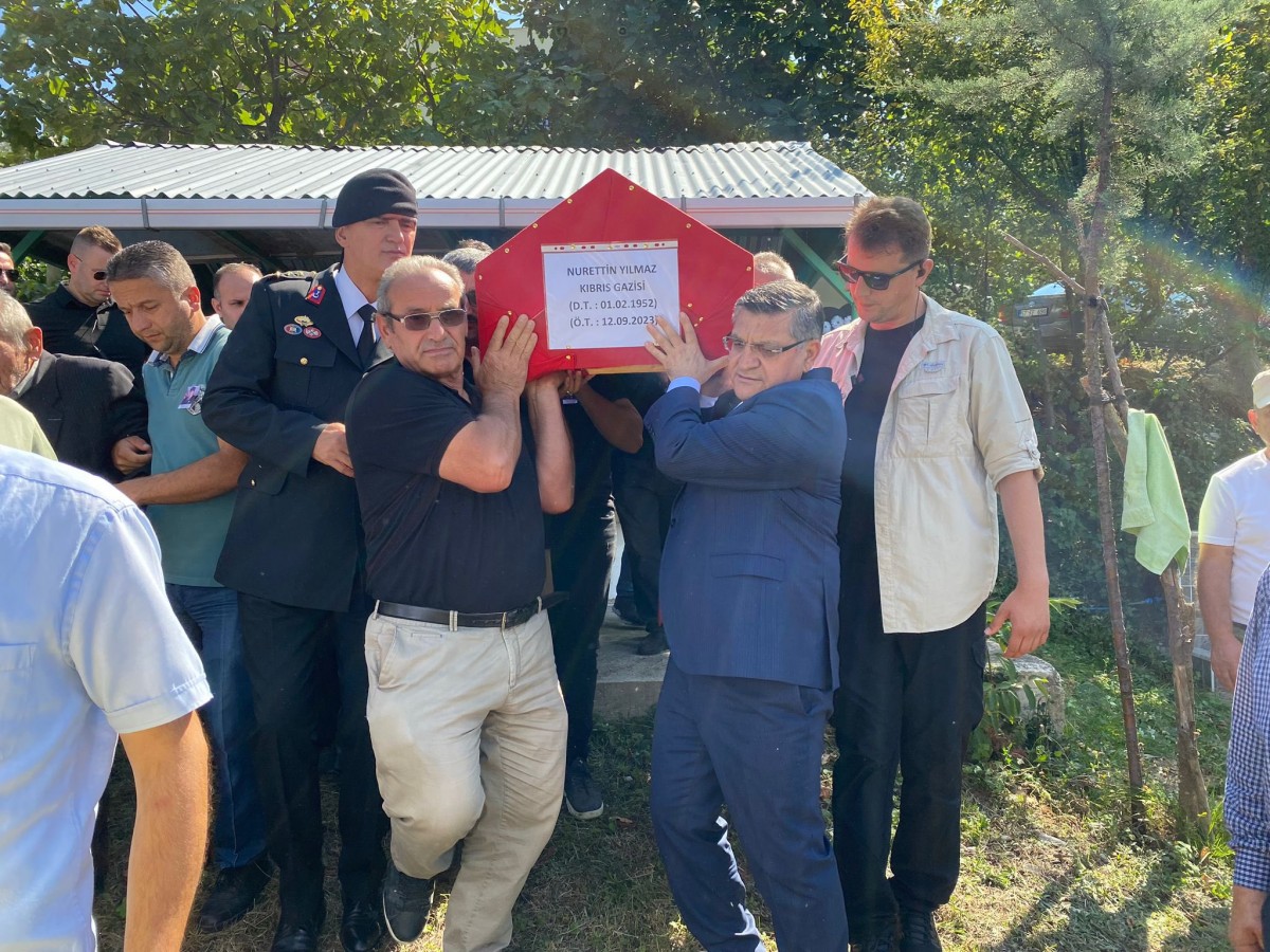 Şehit babası Kıbrıs gazisi son yolculuğuna uğurlandı;