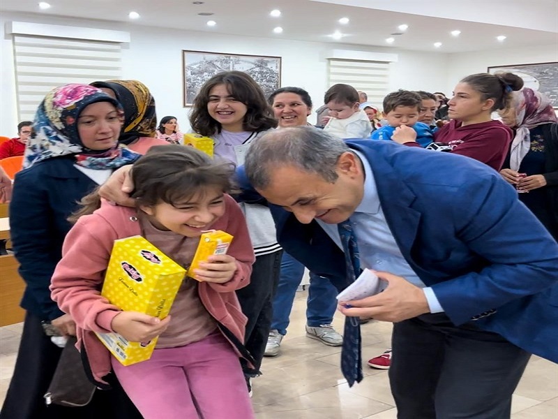 Vali Sonel: Dua almak önemli;