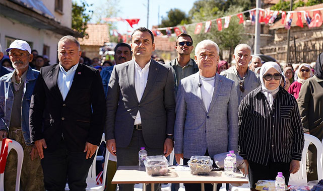 2. Yazır Üzümü Şenliği'ne katılan Kaymakam Çelik'ten Yazır üzümü için müjde;
