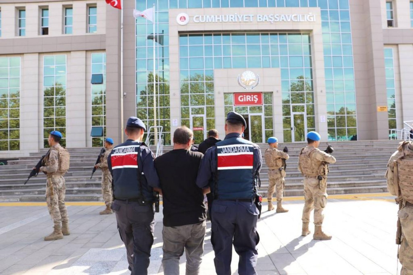 5 bin 309 firari yakalandı;