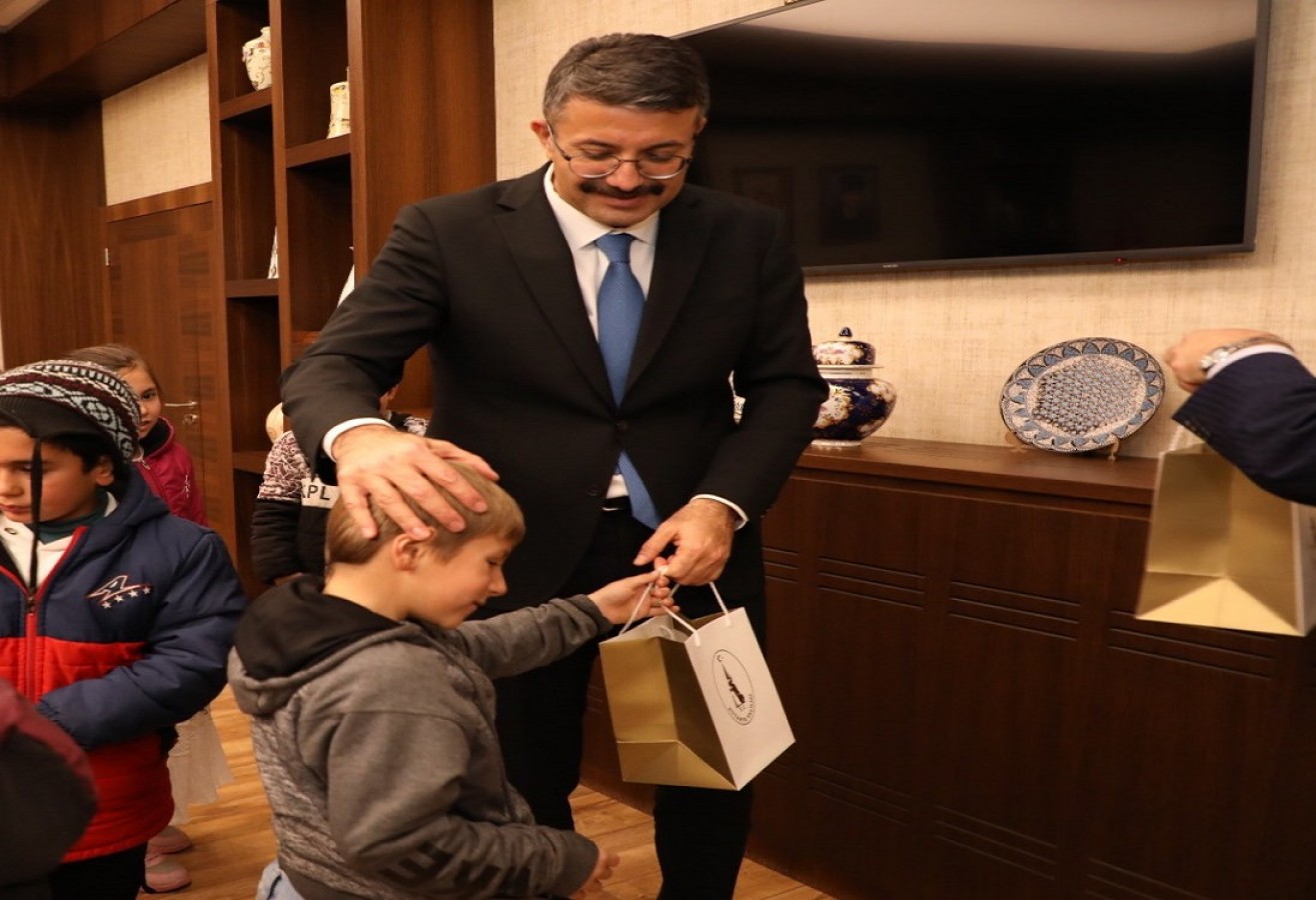 Berat, Valiyi tanıyınca polis olmaktan vazgeçti;