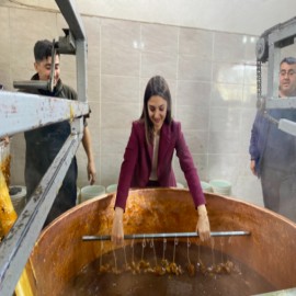 Kaymakam cevizli sucuk yaptı