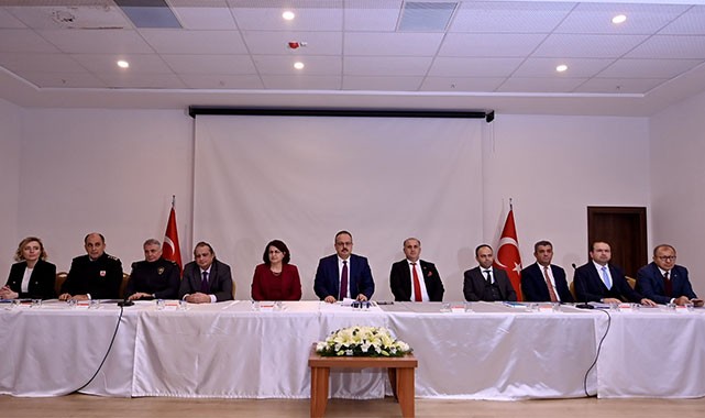 Vali Canbolat'ın muhtarlar toplantısında son durağı İncirliova oldu: Sorunları yüz yüze dinledi!