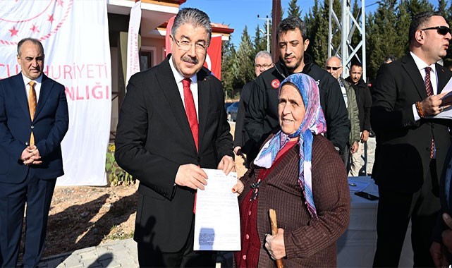 Osmaniye'de büyük gün geldi: Vali Yılmaz hak sahiplerine anahtarları teslim etti