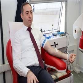 Hayat kurtarmak için kan verdi