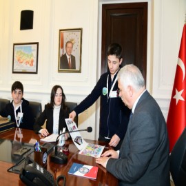 Geleceğin mucitlerini tebrik etti