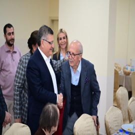"Ak saçlılarımız büyük ailemizin yol göstericileri"