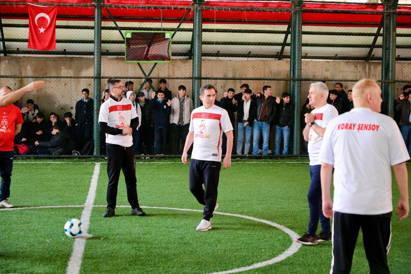 Vali Karakaya, gösteri maçında ter döktü