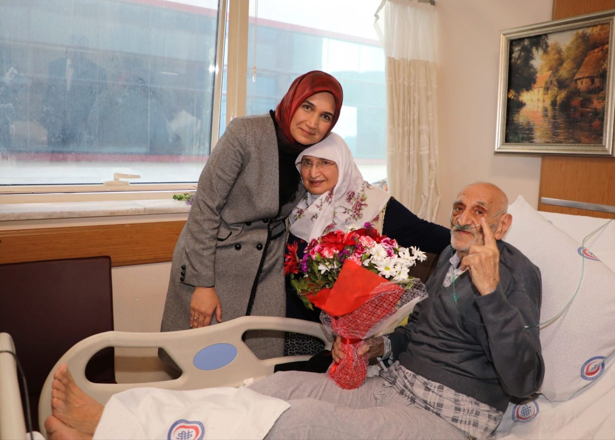 Şehit annesinin Anneler Günü’nü hastanede kutladı;