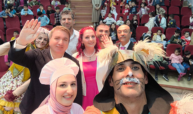 ''İyilik, hoşgörü ve nezaketin rengârenk sahnelerle buluştuğu bir yolculuğa tanıklık ettik'';