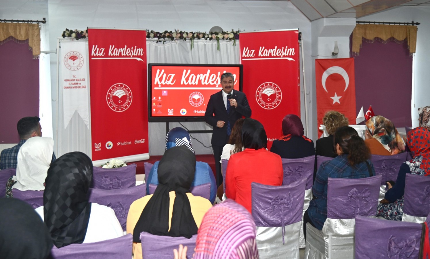 Vali Yılmaz: Mutlaka bir şeyler yapın, kendinize güvenin, biz yanınızdayız;