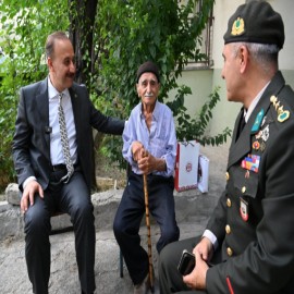 92 yaşındaki Sait amca, evini Mehmetçik Vakfı'na bağışladı