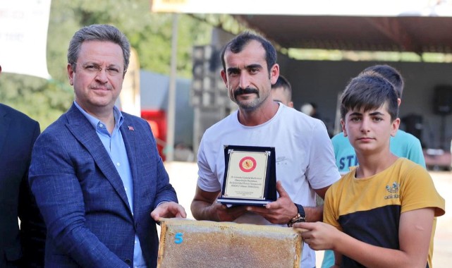 Çamoluk Festivali’nde en iyi bal 30 bin liraya satıldı
