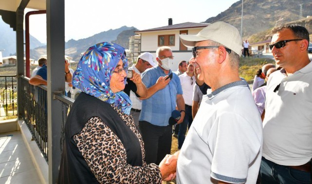 İşhan Köyü taşınmaya başladı, ilk misafirleri Vali oldu