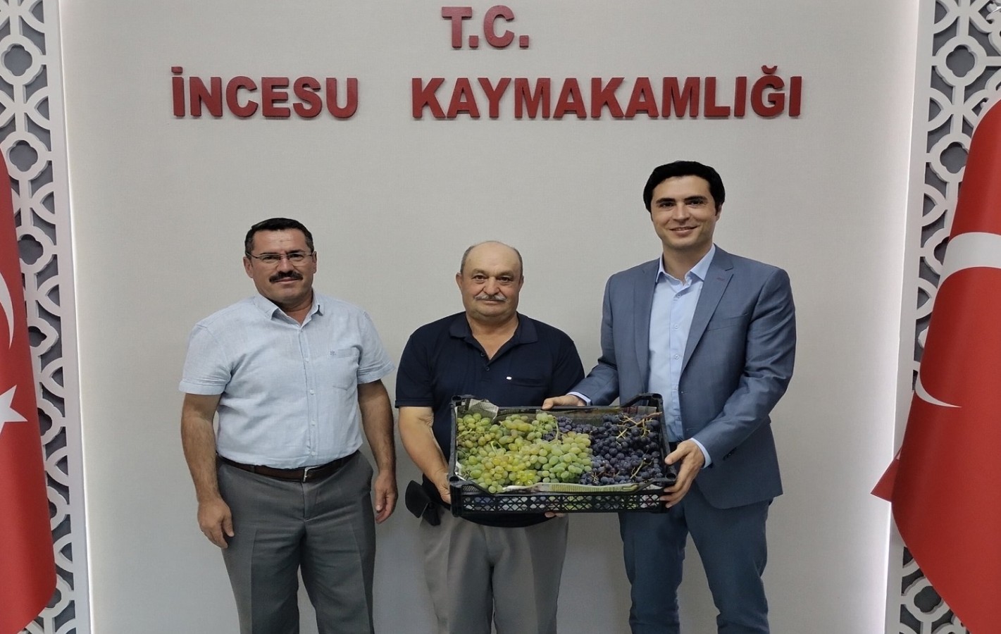 Deprem bölgesine 3 ton üzüm ikramı;