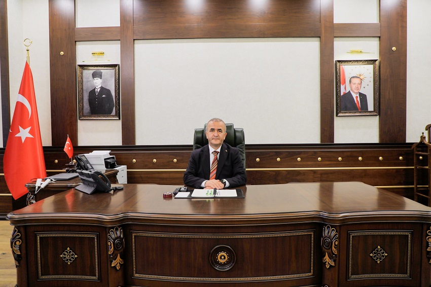 Elazığ Valisi, eşi hakkında yapılan "torpil" haberlerine son noktayı koydu;