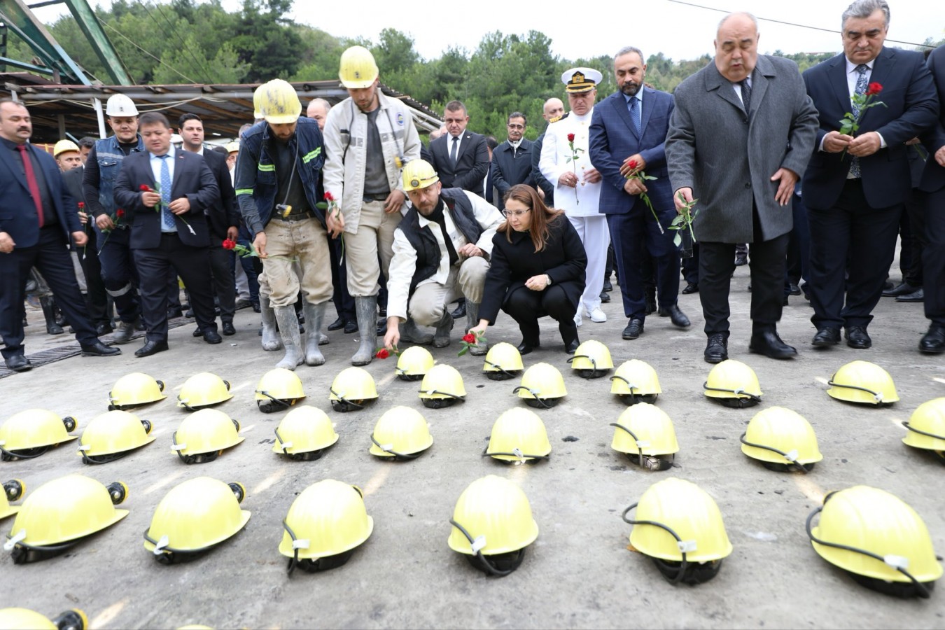 Maden faciasında hayatını kaybeden 43 madenci dualarla anıldı;