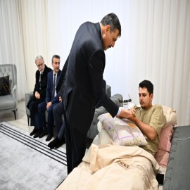 Yaralı askere acil şifa diledi