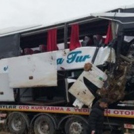 Yozgat'ta yolcu otobüsü devrildi