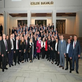 Bakan Çiftçi, muhtarlarla bir araya geldi: