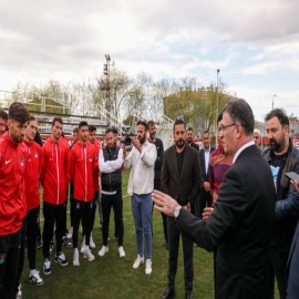 “Vanspor’u maddi ve manevi anlamda hiç yalnız bırakmadık, bırakmayacağız”
