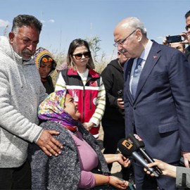 Vali Köşger, kaybolan çocuk için sahaya indi: İnşallah Cumali yavrumuzu en kısa sürede sağ salim bulacağız
