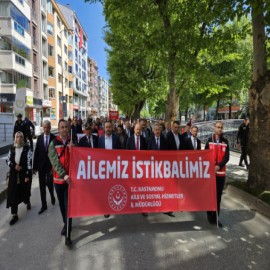 "Aile, fedakârlıkla var edilen vatandır"