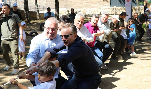 Kazdağları'ndan renkli görüntüler: Kaymakam Odabaş, çocuklar gibi eğlendi