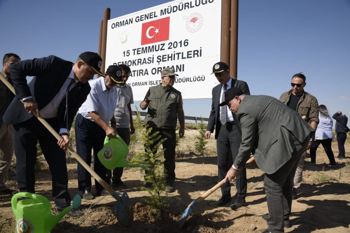 Şehitlerin hatırasına 251 yeni fidan;
