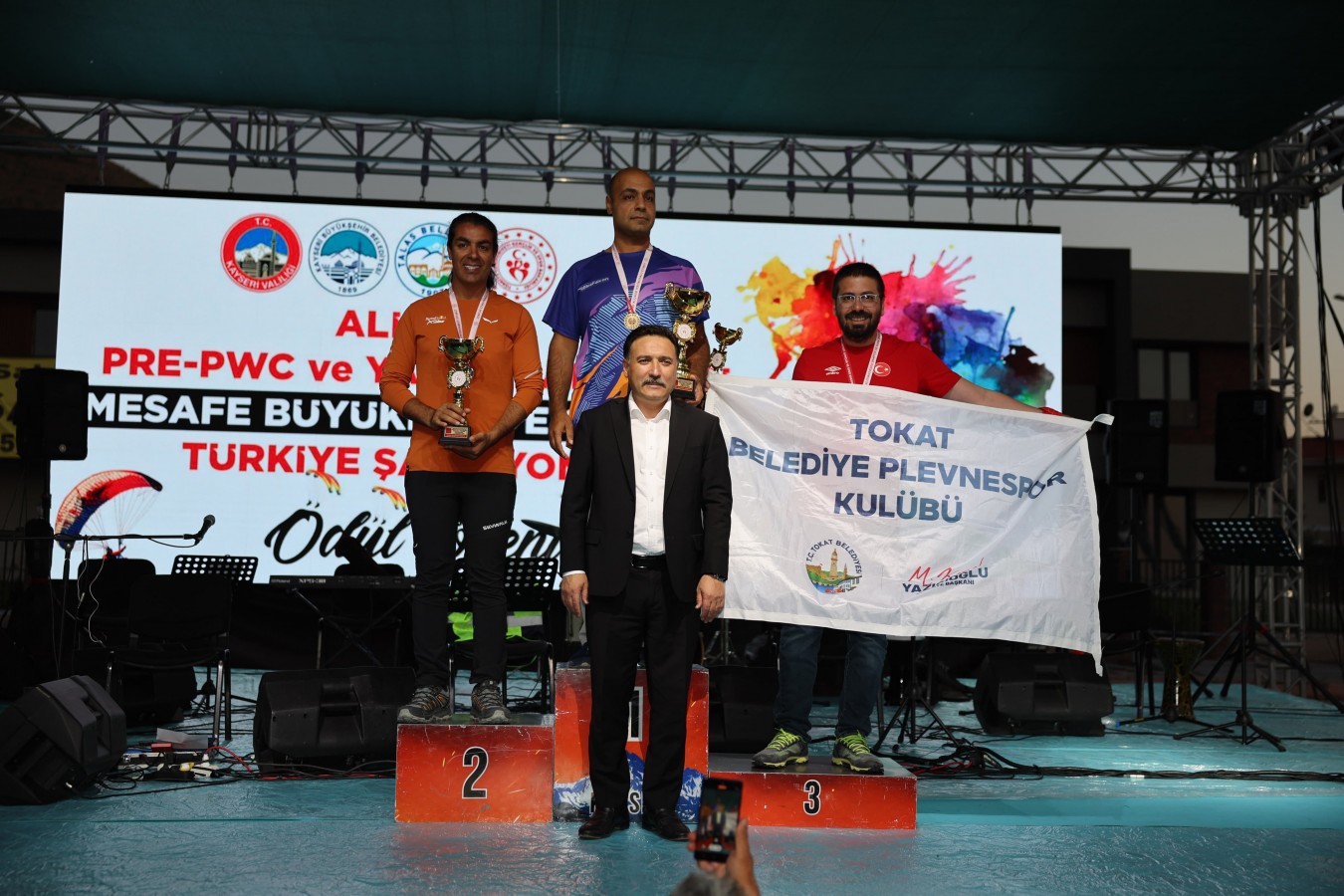 Türkiye'nin en iyi yamaç paraşütçüleri Kayseri'de buluştu;