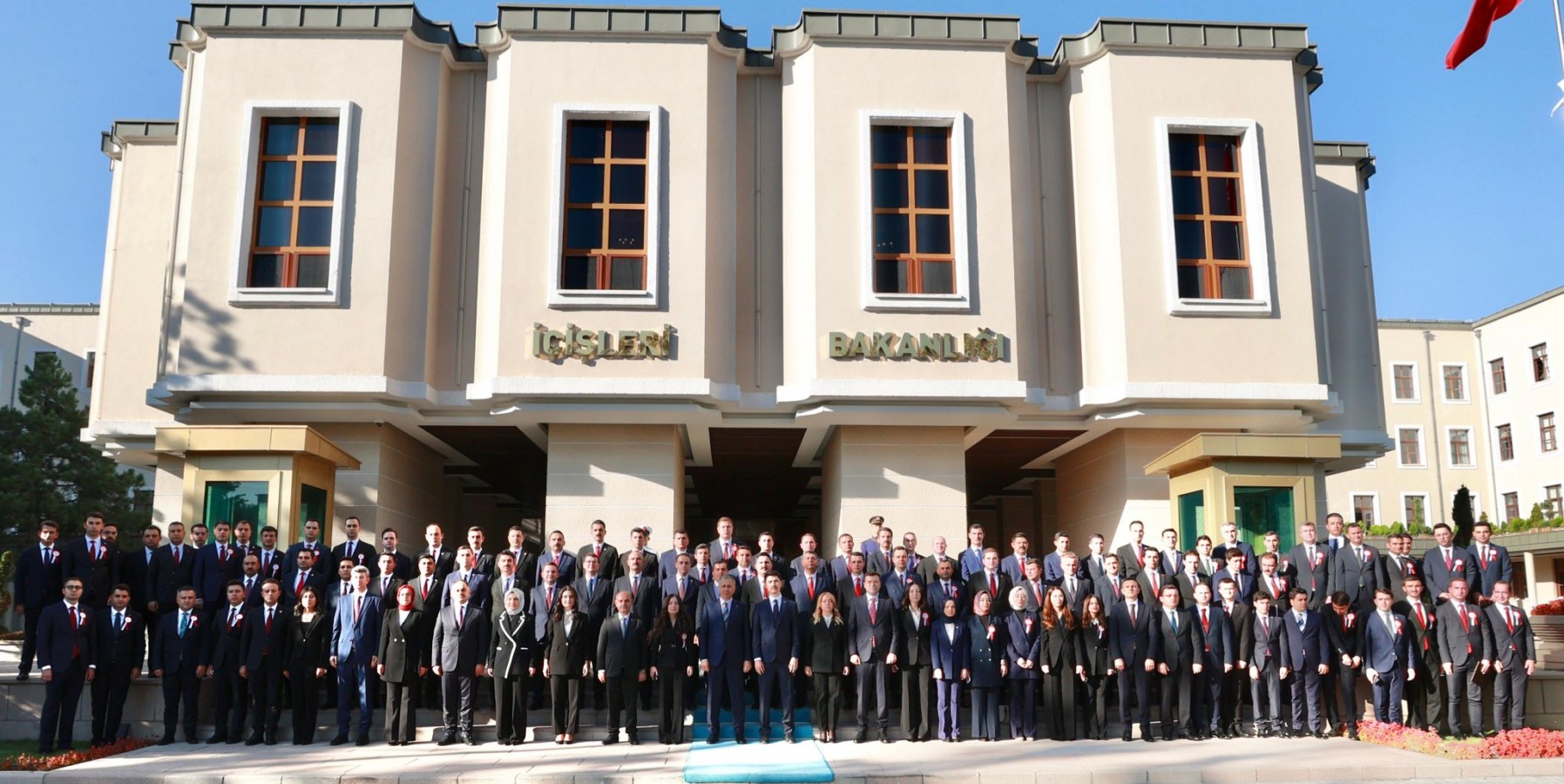 Kaymakamları bakanlıktan uğurladı