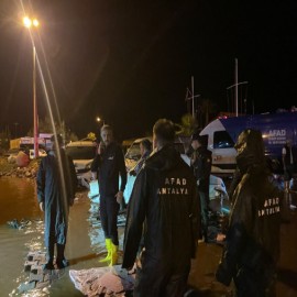 Antalya’da sağanak alarmı! Demre’de 22 kişi kurtarıldı
