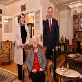 Atatürk'e çiçek veren Karaevli’nin anılarını dinlediler